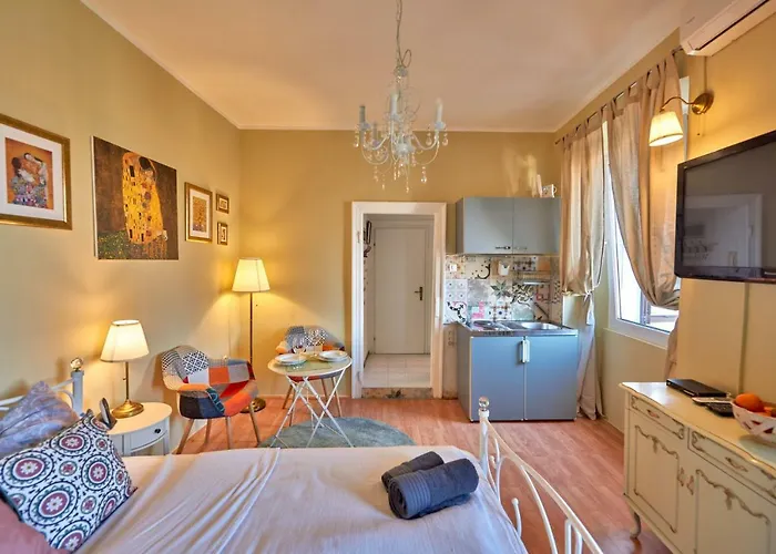 Old City Romantic Studio With Free Private Parking